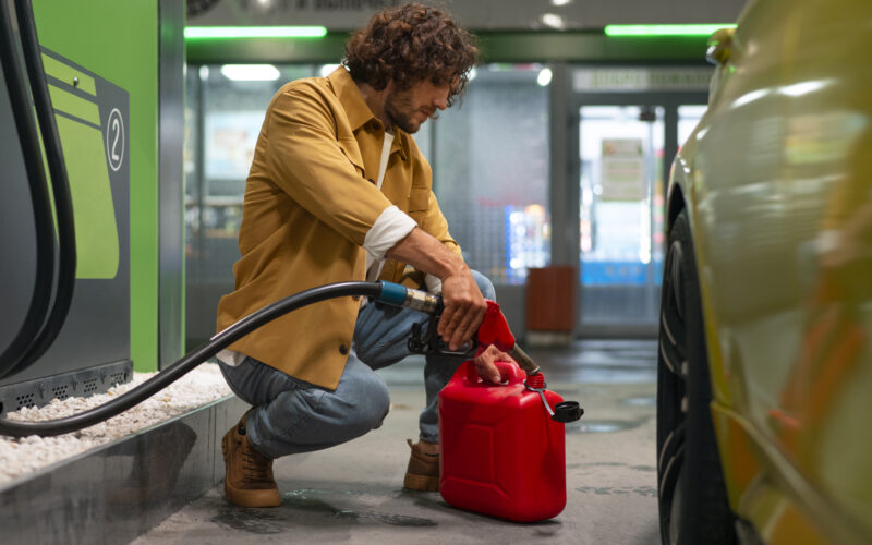 Почему растут цены на нефтепродукты: бензин и дизтопливо